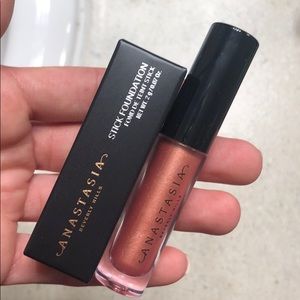 Anastasia Lip Gloss & Foundation